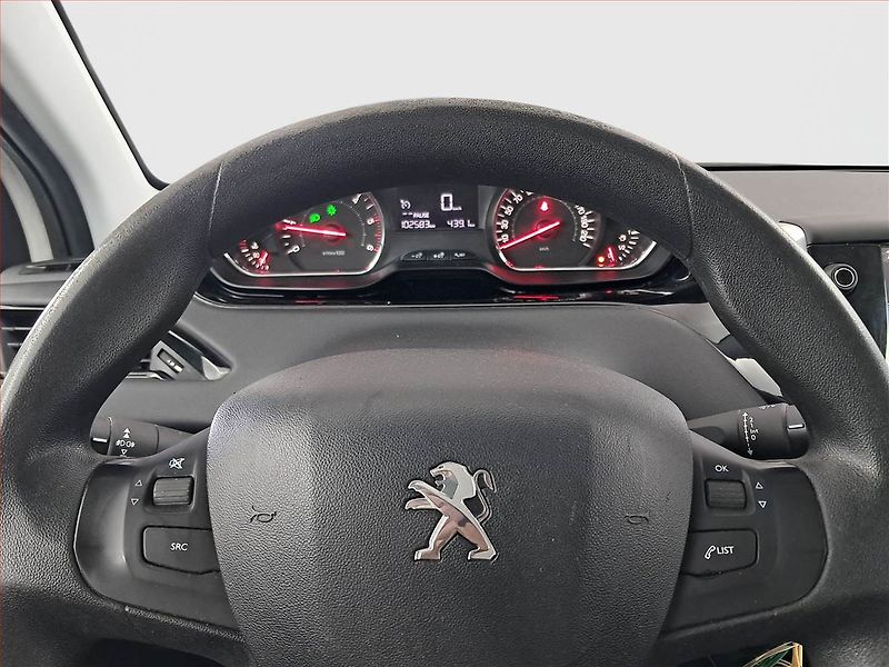 Peugeot 208 (2015) Active 1.4 HDI, Tempomat - fotka 16 z 16