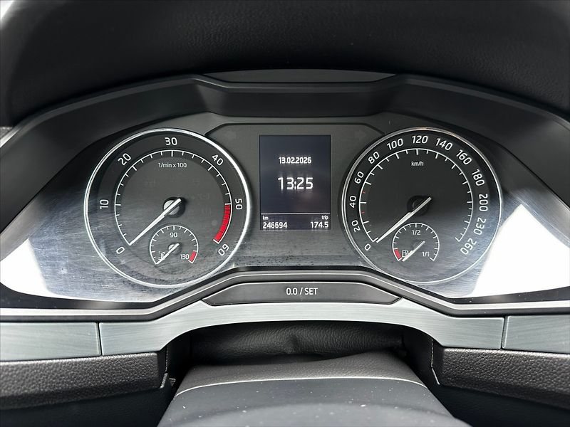 Škoda Superb 2,0 110kW DSG, CZ - fotka 21 z 41