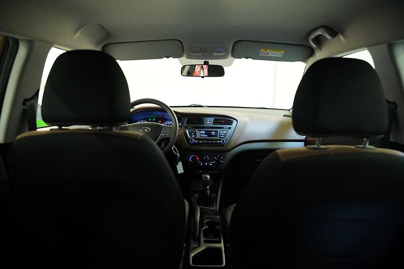 Hyundai i20 - fotka 22 z 24