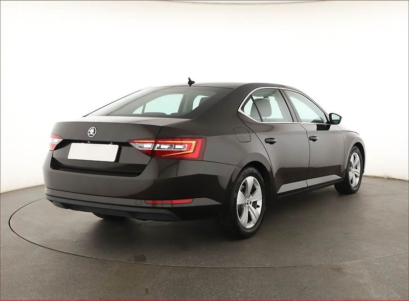Škoda Superb (2018) 2.0 TDI, Automat, Xenony - fotka 5 z 20