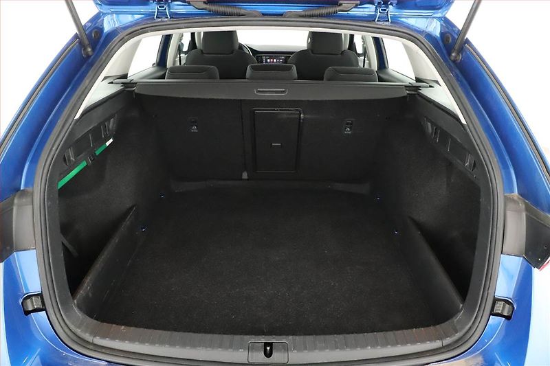 Škoda Octavia (2022) Ambition 2.0 TDI, ČR,1.maj - fotka 10 z 19