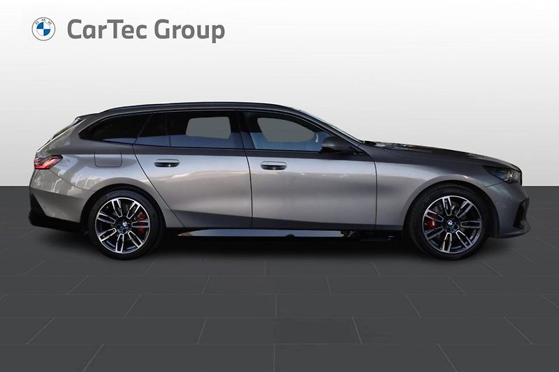 BMW Řada 5 530e xDrive Touring - fotka 4 z 32