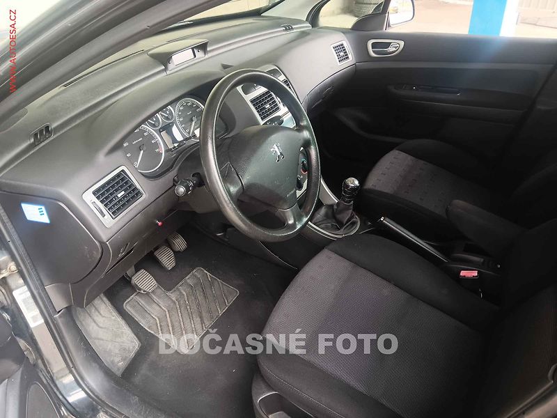 Peugeot 307 (2004) 1.6 i, AC, parnor, parka.sist - fotka 3 z 3
