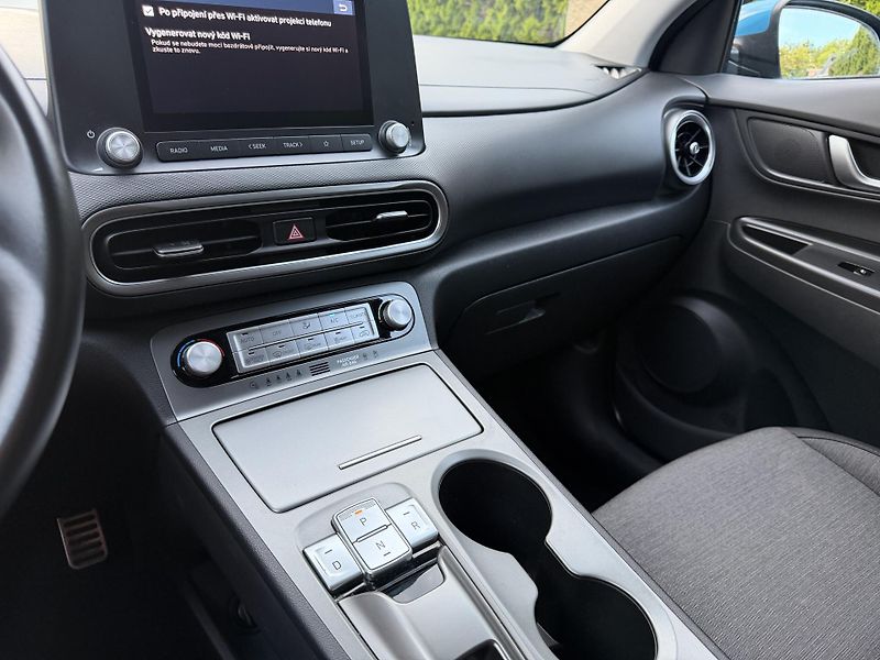 Hyundai Kona (2022) TOP STAV SOH 98%  - fotka 24 z 25