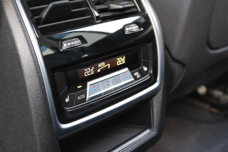 BMW X5 xDrive30d - fotka 21 z 26