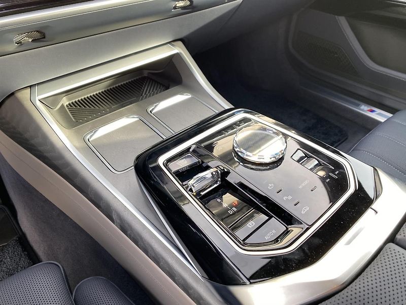 BMW i7 M70 xDrive - fotka 8 z 15