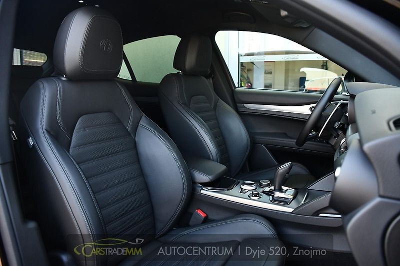 Alfa Romeo Stelvio 2.2D 16V 154kW Veloce AT8-Q4 - fotka 16 z 52