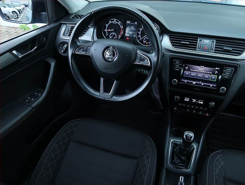 Škoda Rapid (2017) Spaceback 1.0 TSI, Serv.kniha - fotka 7 z 17