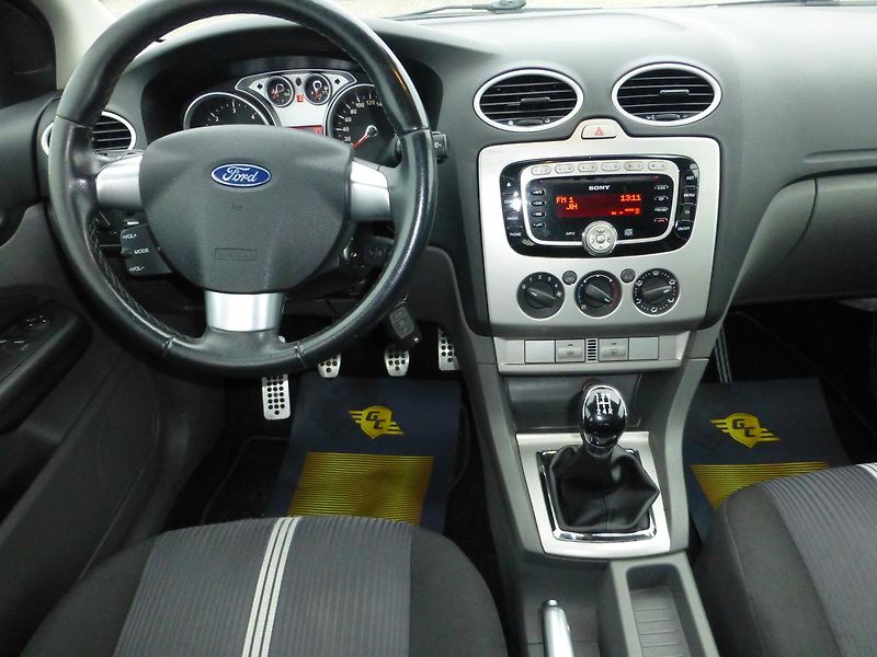 Ford Focus (2010) 1,6TDCI-80KW*KLIMATIZACE**ALU* - fotka 15 z 23