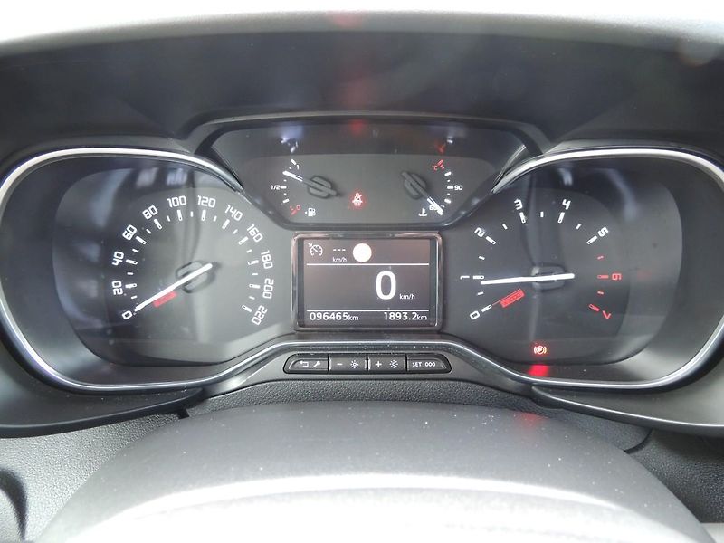 Toyota ProAce City Verso (2023) 1.2T,81kw,Family,7míst,1maj.ČR - fotka 31 z 76