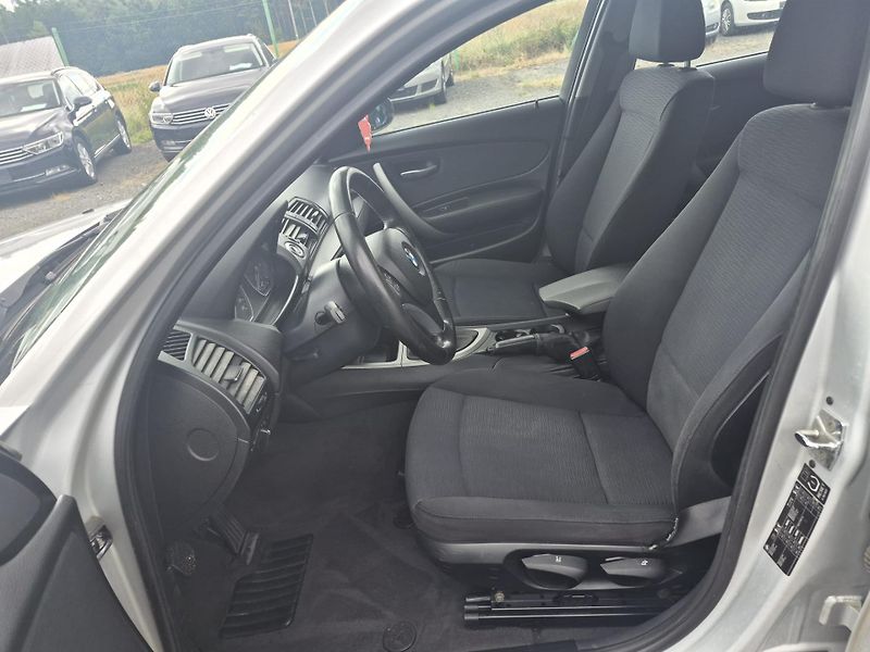 BMW Řada 1 116i, 90 kW, ALU - fotka 24 z 35