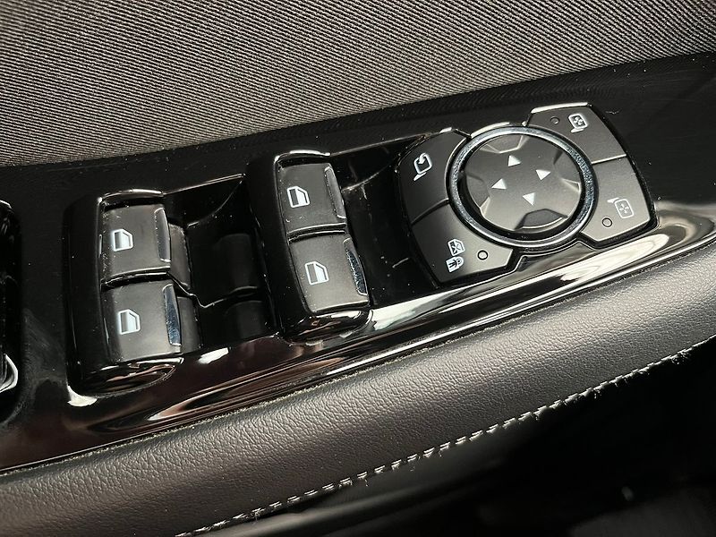 Ford Galaxy 2.5 HEV TITANIUM 7 míst - fotka 22 z 62