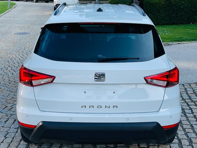 Seat Arona 1.0TSI 85KW 1.MAJITEL SENZORY  - fotka 14 z 46