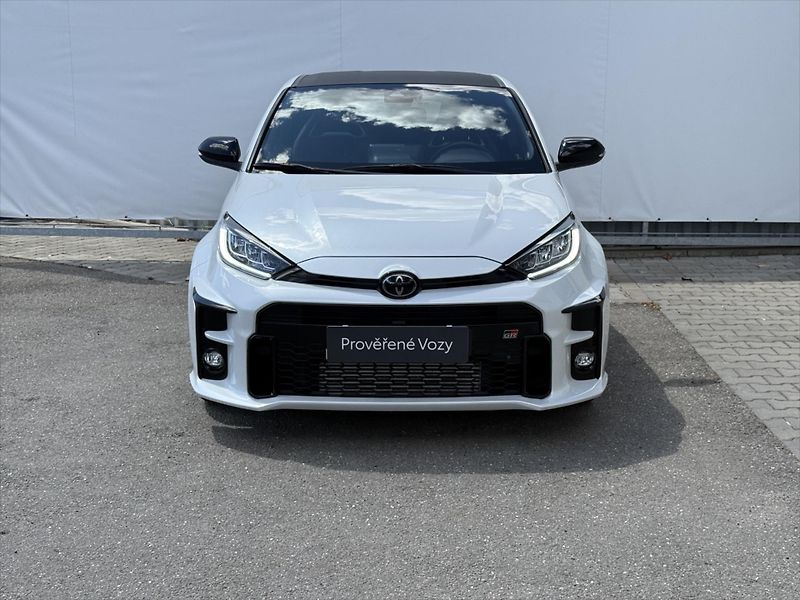 Toyota GR Yaris 1,6 GR Dynamic + Sport 4x4 - fotka 2 z 20