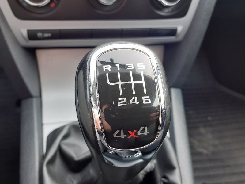 Škoda Octavia (2013) KOMBI 1.6 TDi 4x4 ČR - fotka 12 z 34