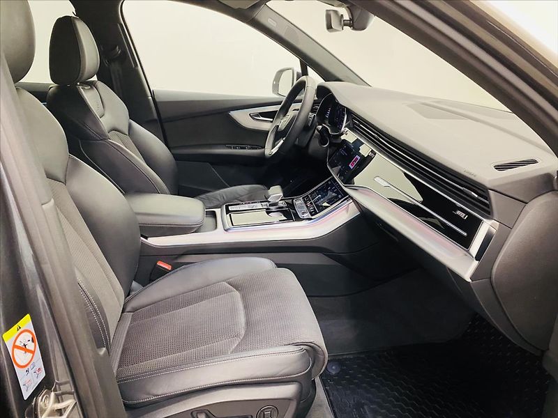 Audi Q7 3,0 TDI 210kW 7Míst S-Line - fotka 9 z 32