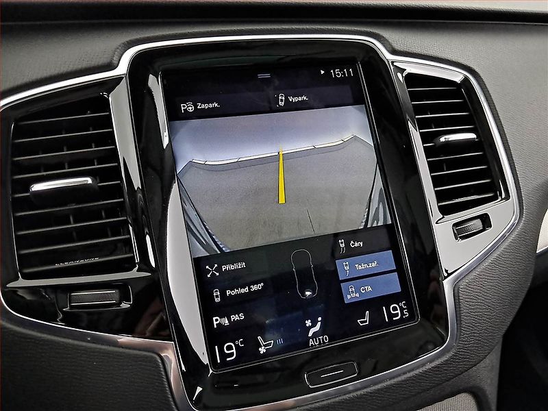 Volvo XC90 (2015) D5 AWD - fotka 19 z 29