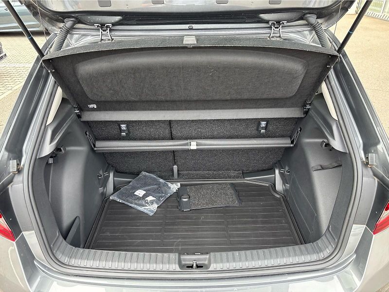 Škoda Fabia 1.0 TSI 85 kW Top Selection DS - fotka 26 z 27