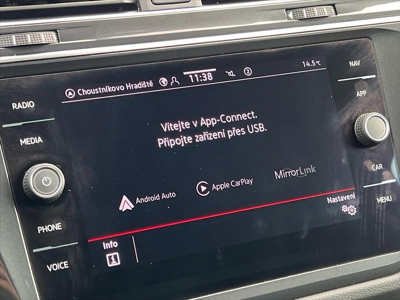 Volkswagen Tiguan 1,5 TSi 110kW 7DSG ELEGANCE - fotka 23 z 31