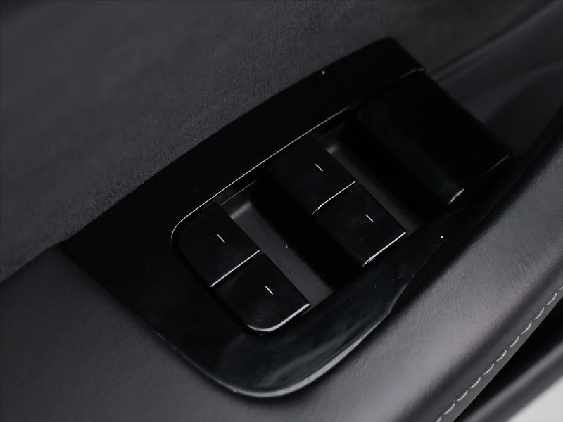 Tesla Model 3 239kW SR+ SOH 86,8% - fotka 15 z 31