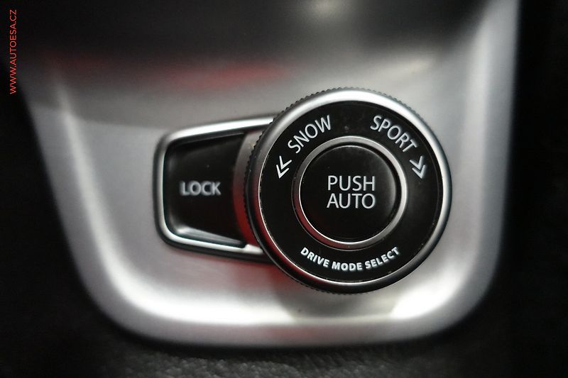 Suzuki Vitara (2016) 1.6 DDiS 4x4, AC, TZ, navi - fotka 21 z 25
