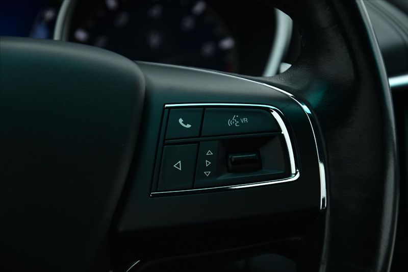 Maserati Ghibli 3.0 S Q4 302kW NAVI - fotka 16 z 29
