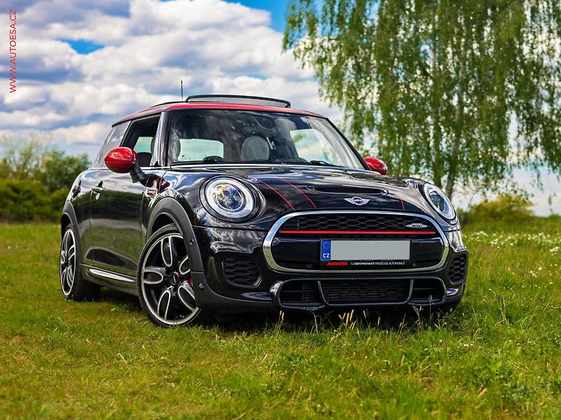 Mini Cooper (2016) 2.0i JCW, ČR, AT, LED, navi - fotka 3 z 23