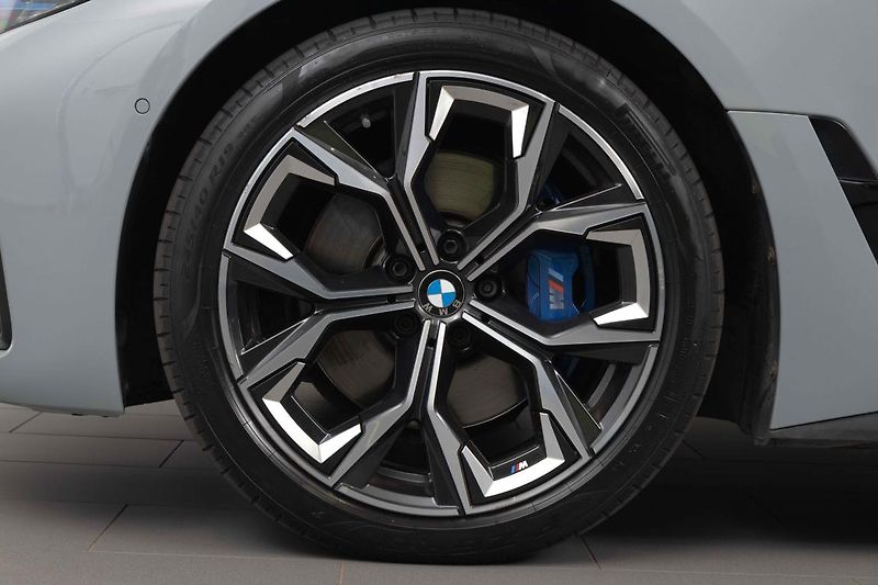 BMW Řada 4 420d xDrive - fotka 6 z 24