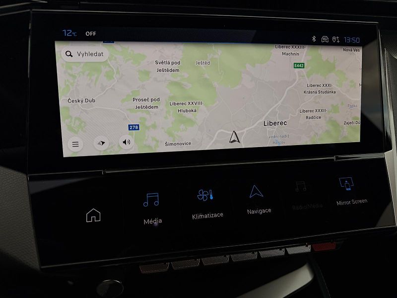 Peugeot 408 GT HYBRID 145 CH Rezervace - fotka 17 z 26