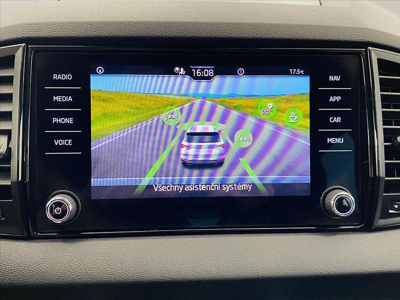 Škoda Karoq 1,5 TSI 110kW DSG Selection - fotka 13 z 26