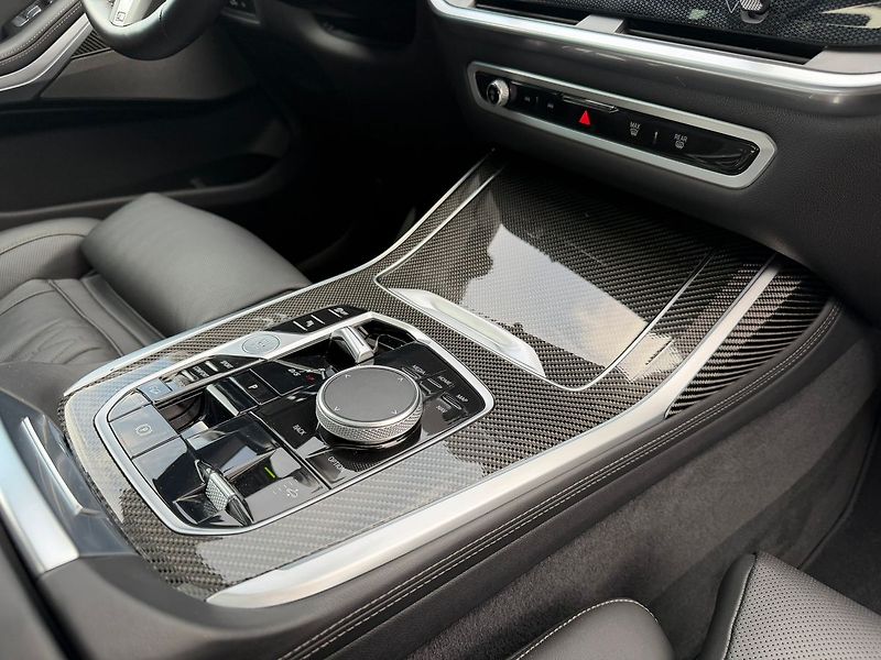 BMW X7 xDrive40d TOP stav - fotka 35 z 40