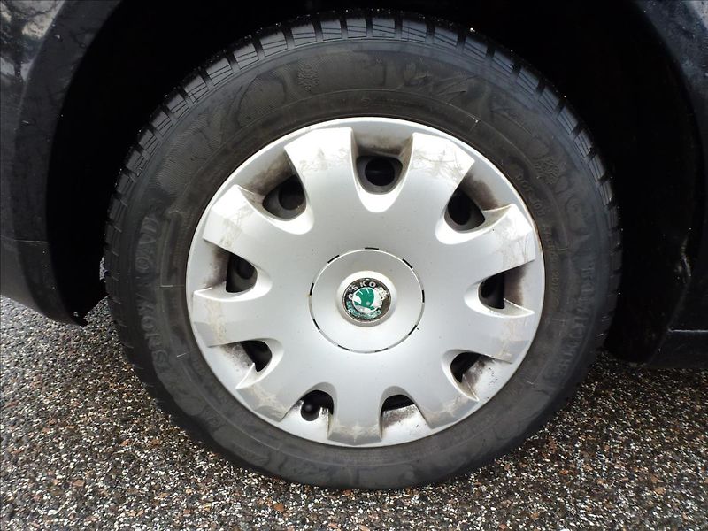 Volkswagen Touran 2,0 TDI 6rychl,TZ,Klima,7míst - fotka 37 z 45