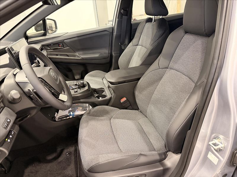 Toyota bZ4X Touring  74,7 kWh (380k) 4X4 E - fotka 9 z 12