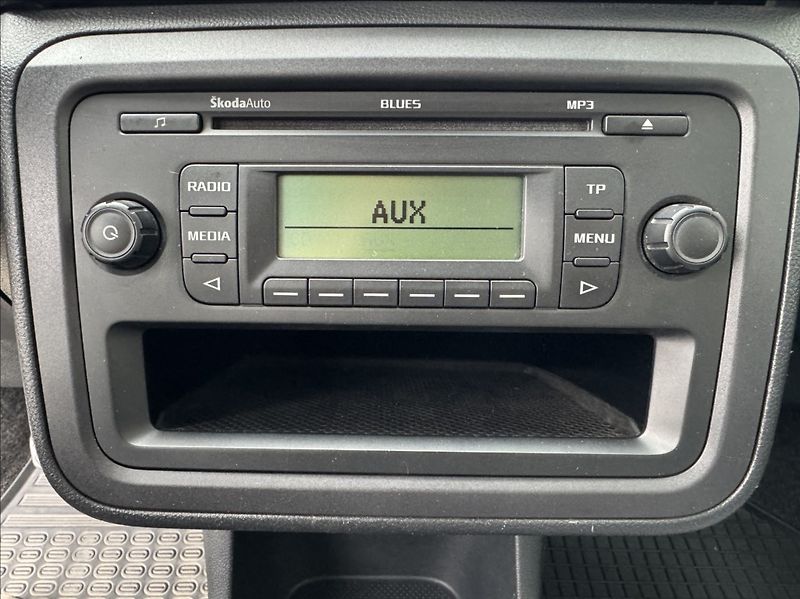 Škoda Fabia 1,4 i 16V 63kW DPH 1.maj ČR - fotka 38 z 47