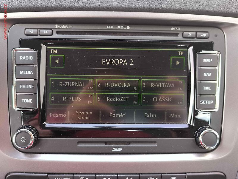 Škoda Octavia (2011) 2.0 TDi, ČR, Xenon, navi - fotka 12 z 22