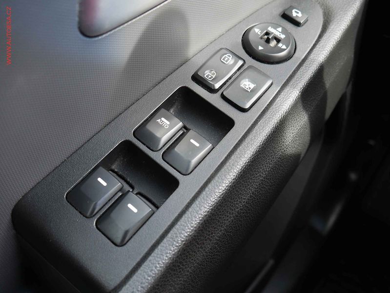 Kia Sportage (2015) 1.6GDi, 2.maj,ČR, Navi - fotka 11 z 20