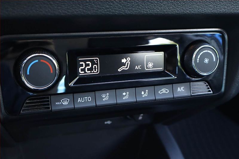 Škoda Fabia (2018) Extra 1.0, Serv.kniha - fotka 13 z 22
