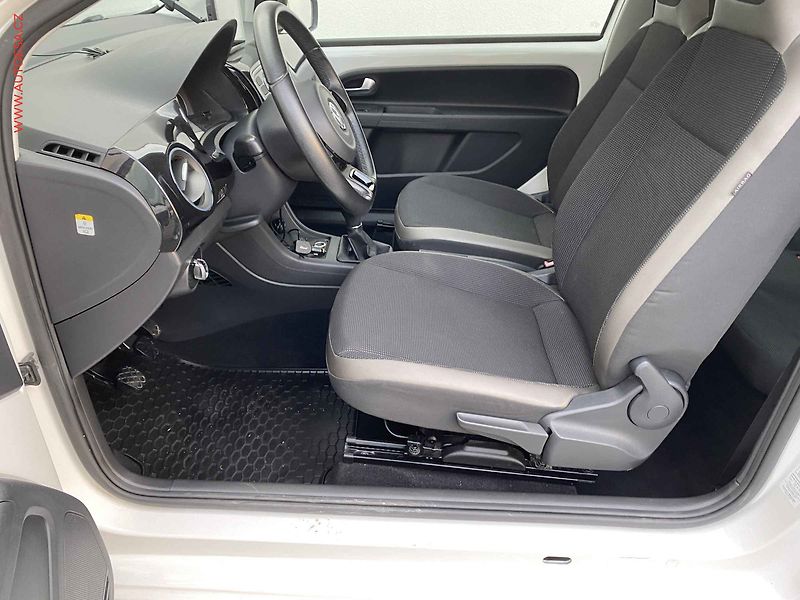 Volkswagen up! (2012) 1.0 i, AC - fotka 9 z 17