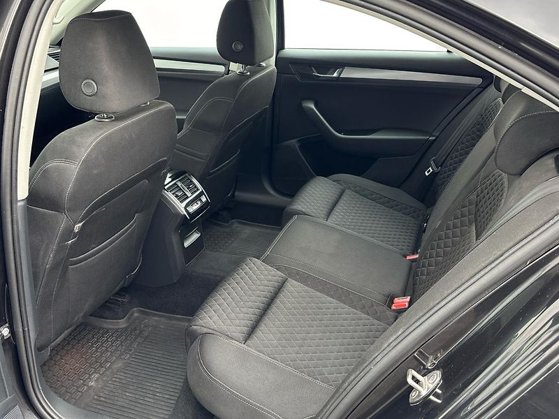 Škoda Superb STYLE DSG - fotka 8 z 25