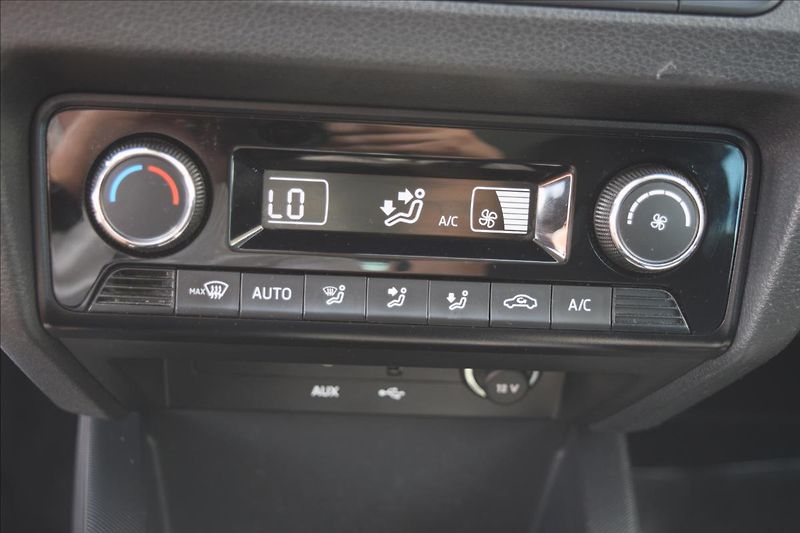 Škoda Fabia 1,2 TSI 66KW TOP VÝBAVA ALU - fotka 47 z 50