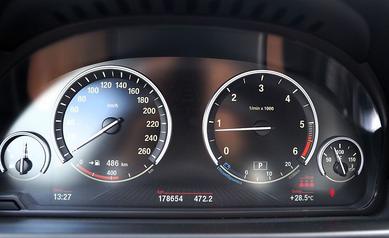 BMW Řada 5 520d xDrive/185 PS/kůže/AT - fotka 29 z 39