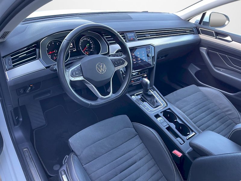 Volkswagen Passat (2021) 1.5 TSI 110 kW DSG Elegance Pl - fotka 5 z 31