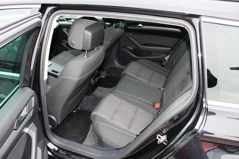 Volkswagen Passat (2015) 2.0 TDI DSG TEMPOMAT NAVI  - fotka 10 z 15
