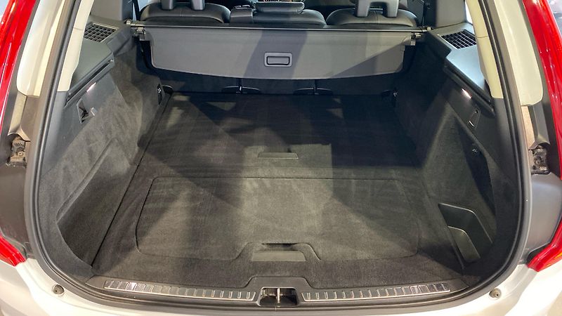 Volvo XC90 INSCRIPTION, B5 AWD, 173+10 kW - fotka 10 z 31