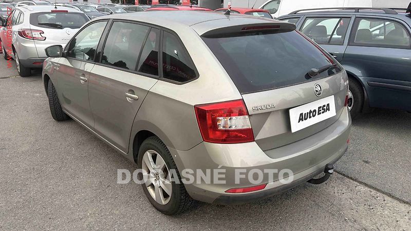 Škoda Rapid (2015) 1.2, ČR, navi, autoAC - fotka 2 z 3