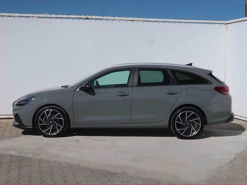 Hyundai i30 (2024) N-Line 1.5 T-GDI MHEV - fotka 3 z 19