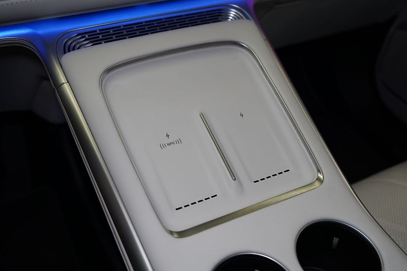 Xpeng G9 (2026) DEMO / SUPER CENA / AWD Perfor - fotka 35 z 56