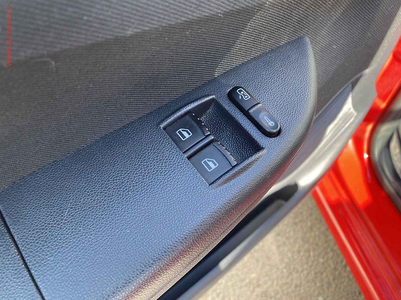 Škoda Fabia (2007) 1.2i, 2.maj,ČR, El.výbava - fotka 13 z 15