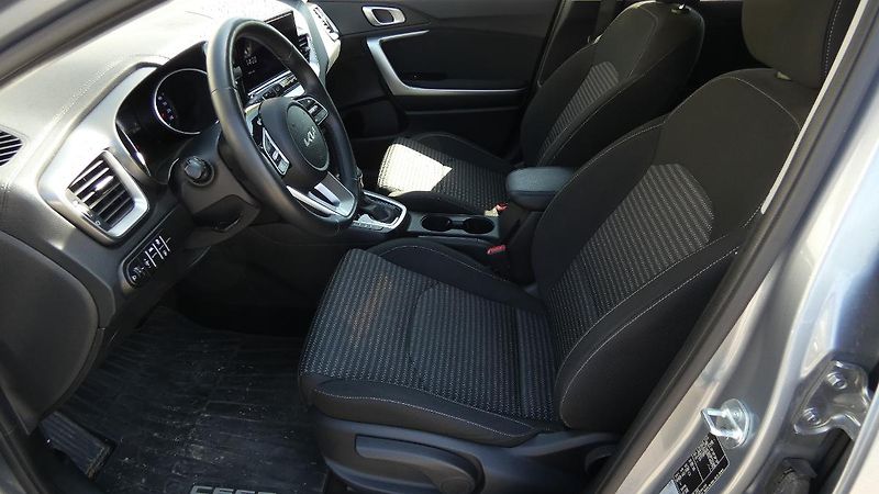 Kia Ceed 1.5 T-GDI 118kW TOP SW DCT - fotka 18 z 22