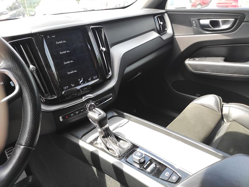 Volvo XC60 - fotka 17 z 18